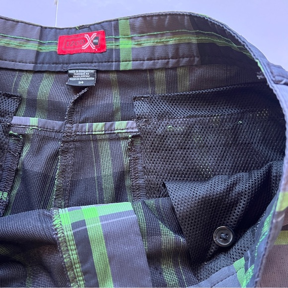 IZOD PFX Plaid Shorts - Picture 4 of 6